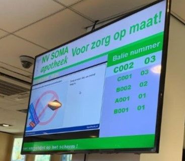 Quiosco de Tickets de Cola con Pantalla Táctil e Impresora Térmica Integrada para Soluciones de Cola Automática en Diversos Entornos Empresariales