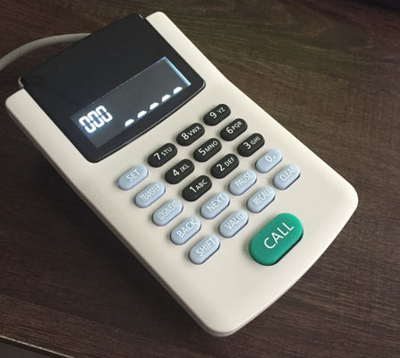 SISTEMA DE MÁQUINA DE FILA DE HOSPITAL CON DISPENSADOR DE TICKETS CON PANTALLA TÁCTIL IR