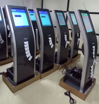 Quiosco simbólico del número del sistema de la cola del dispensador del boleto de QMS de 17 pulgadas con la impresora térmica